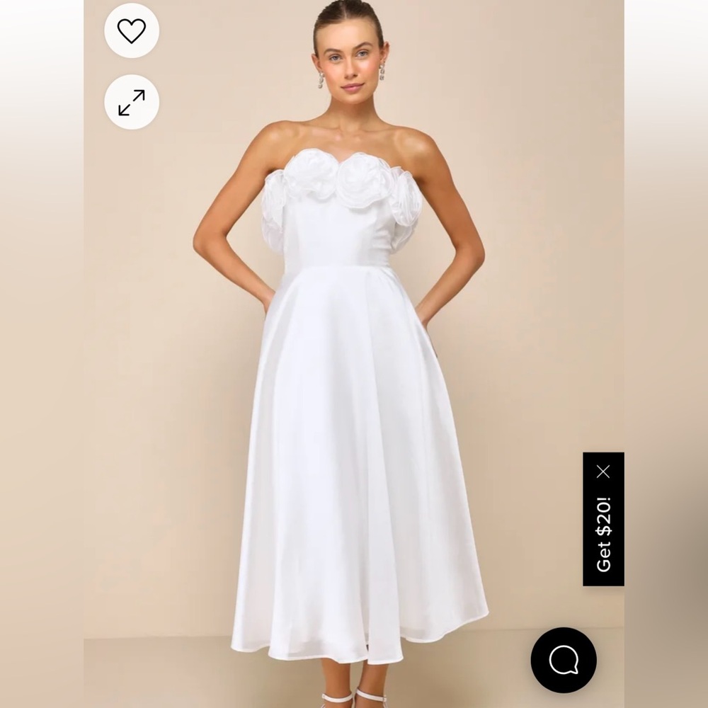 Lulu’s white floral strapless dress